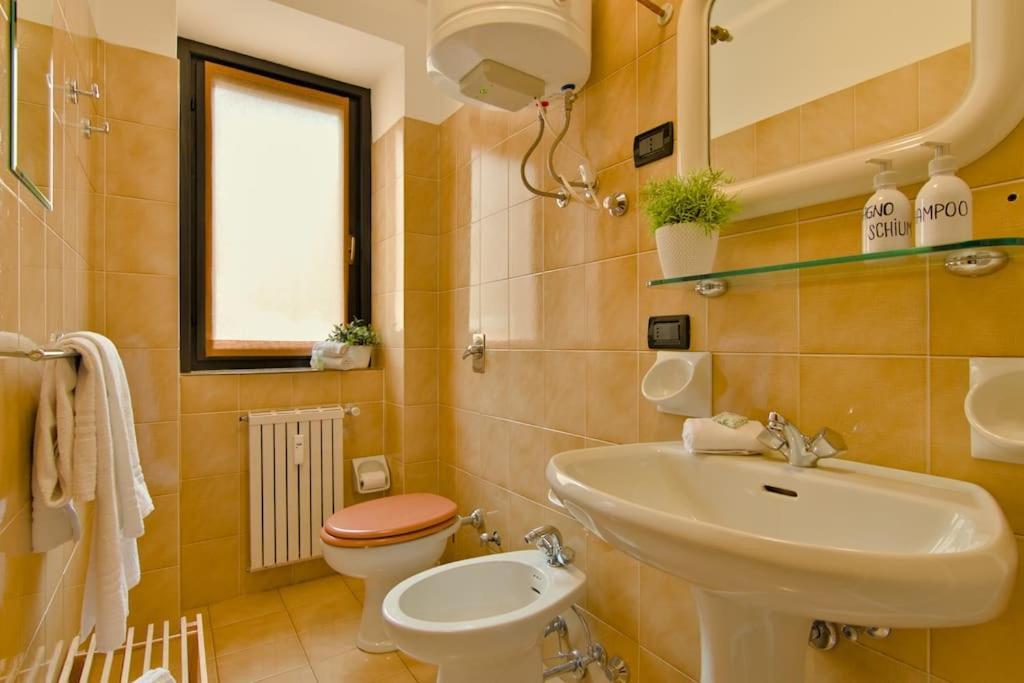 Aprica Alpine Loft Centralita E Park Free Bagian luar foto